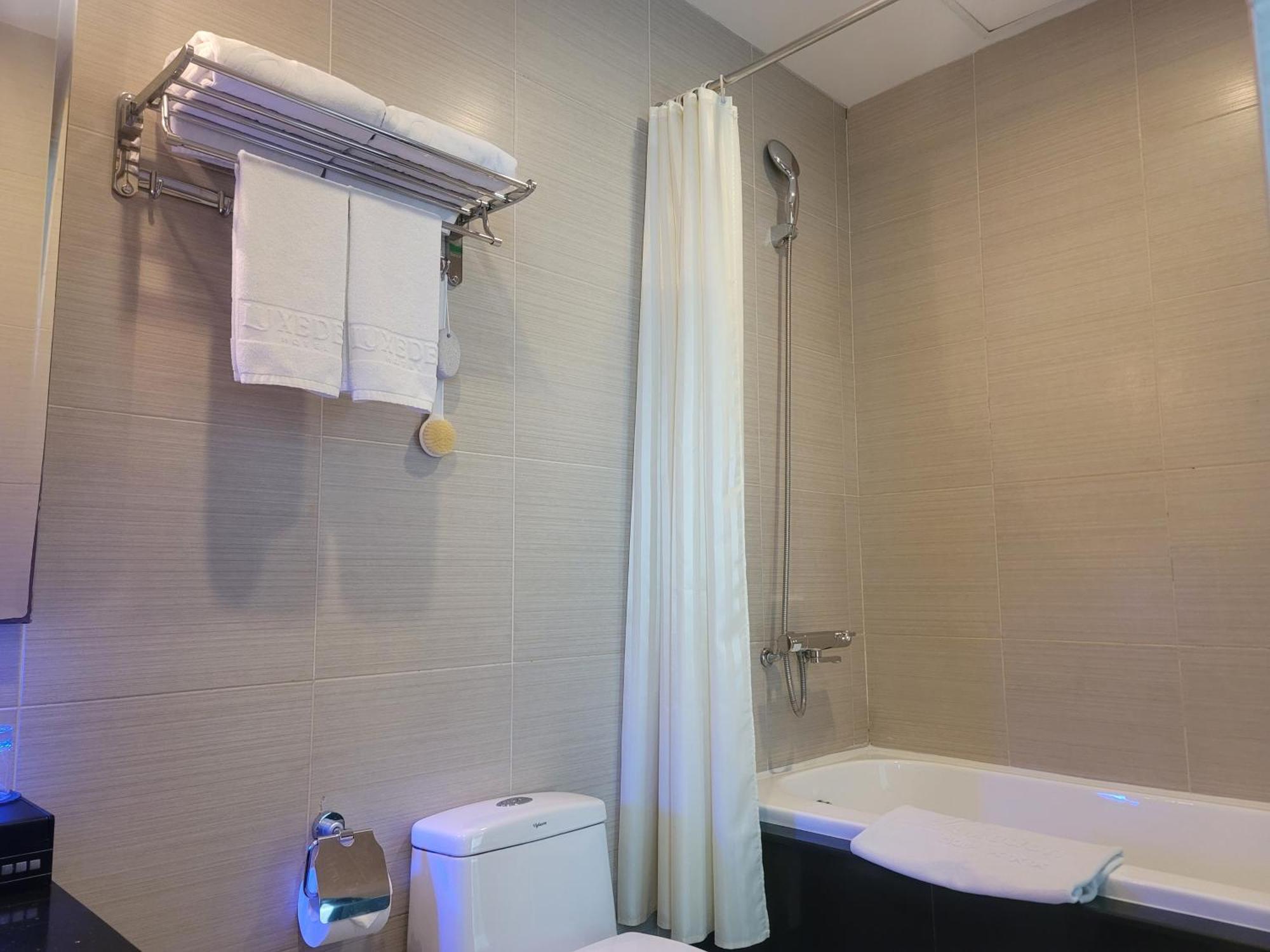 Deluxe Double Room,1658080941:JPEG